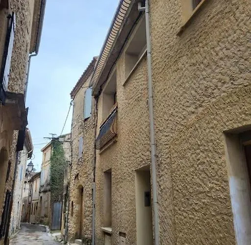 Entre Uzes Et Le Pont Du Gard La Cachette Romantique Collias